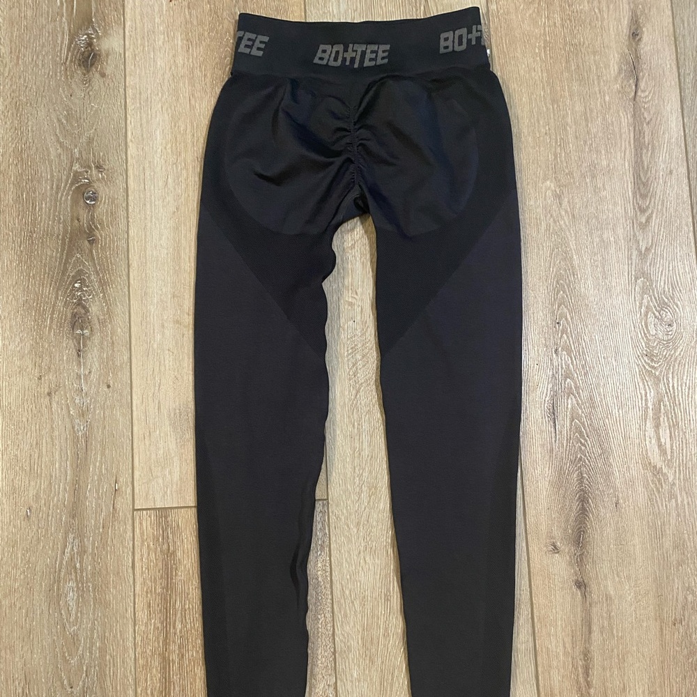 Bo + Tee Tempo legging Medium